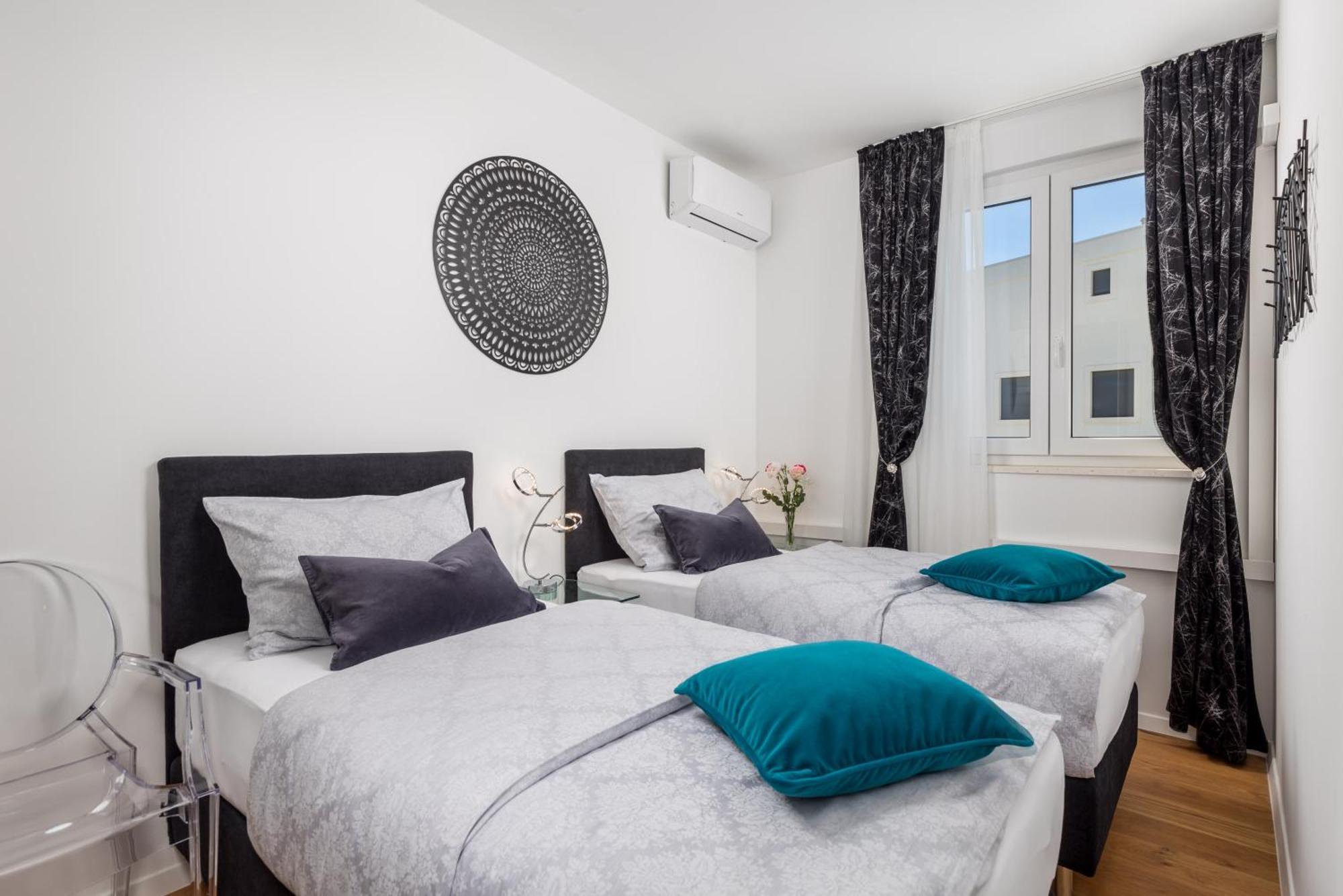 Luxury Apartment Hyperion With Private Pool And Garden Murter Extérieur photo