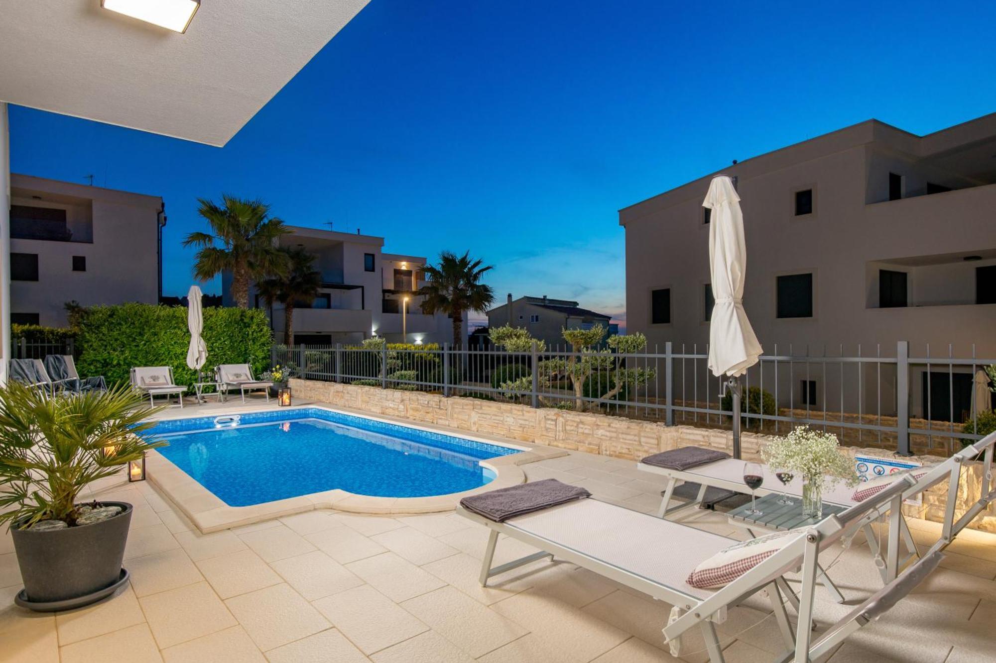 Luxury Apartment Hyperion With Private Pool And Garden Murter Extérieur photo