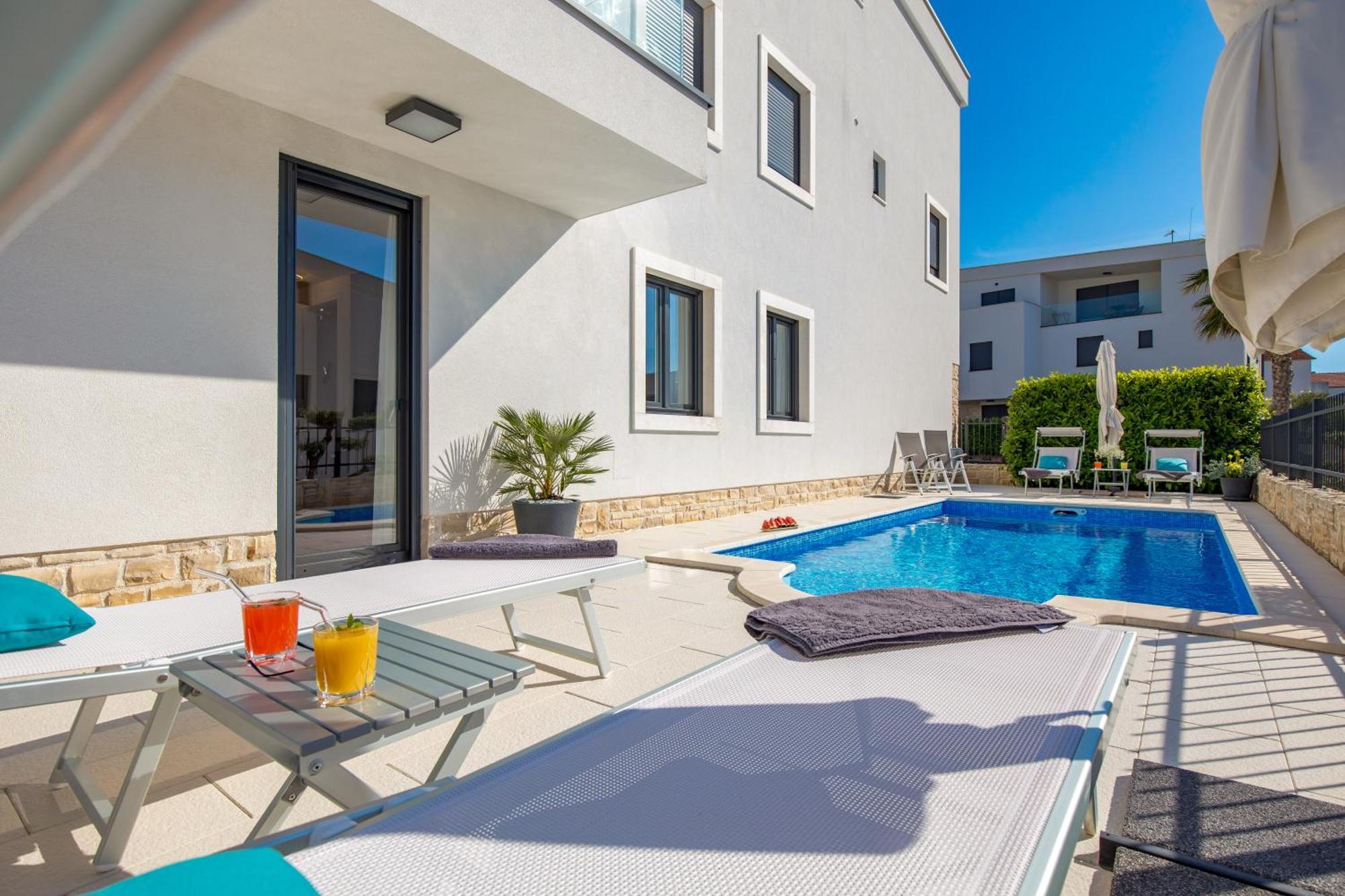 Luxury Apartment Hyperion With Private Pool And Garden Murter Extérieur photo