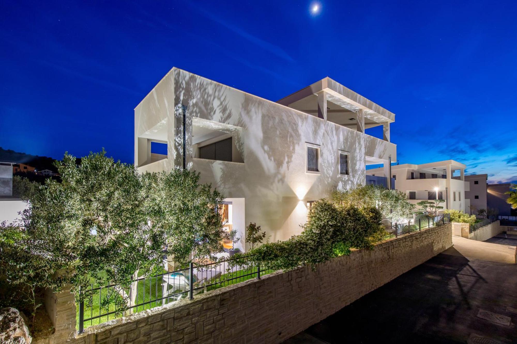 Luxury Apartment Hyperion With Private Pool And Garden Murter Extérieur photo