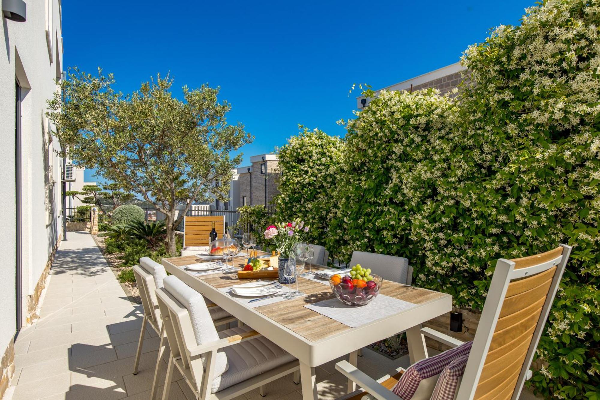 Luxury Apartment Hyperion With Private Pool And Garden Murter Extérieur photo