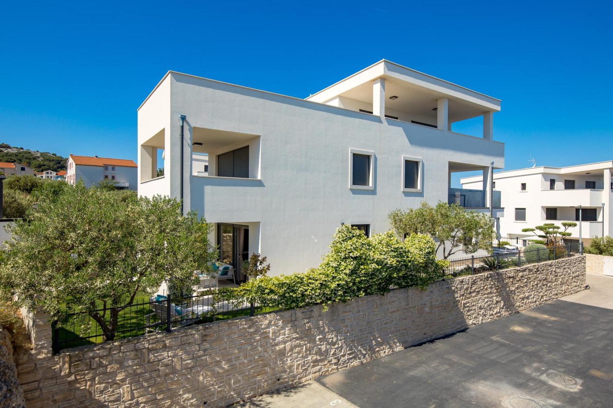 Luxury Apartment Hyperion With Private Pool And Garden Murter Extérieur photo
