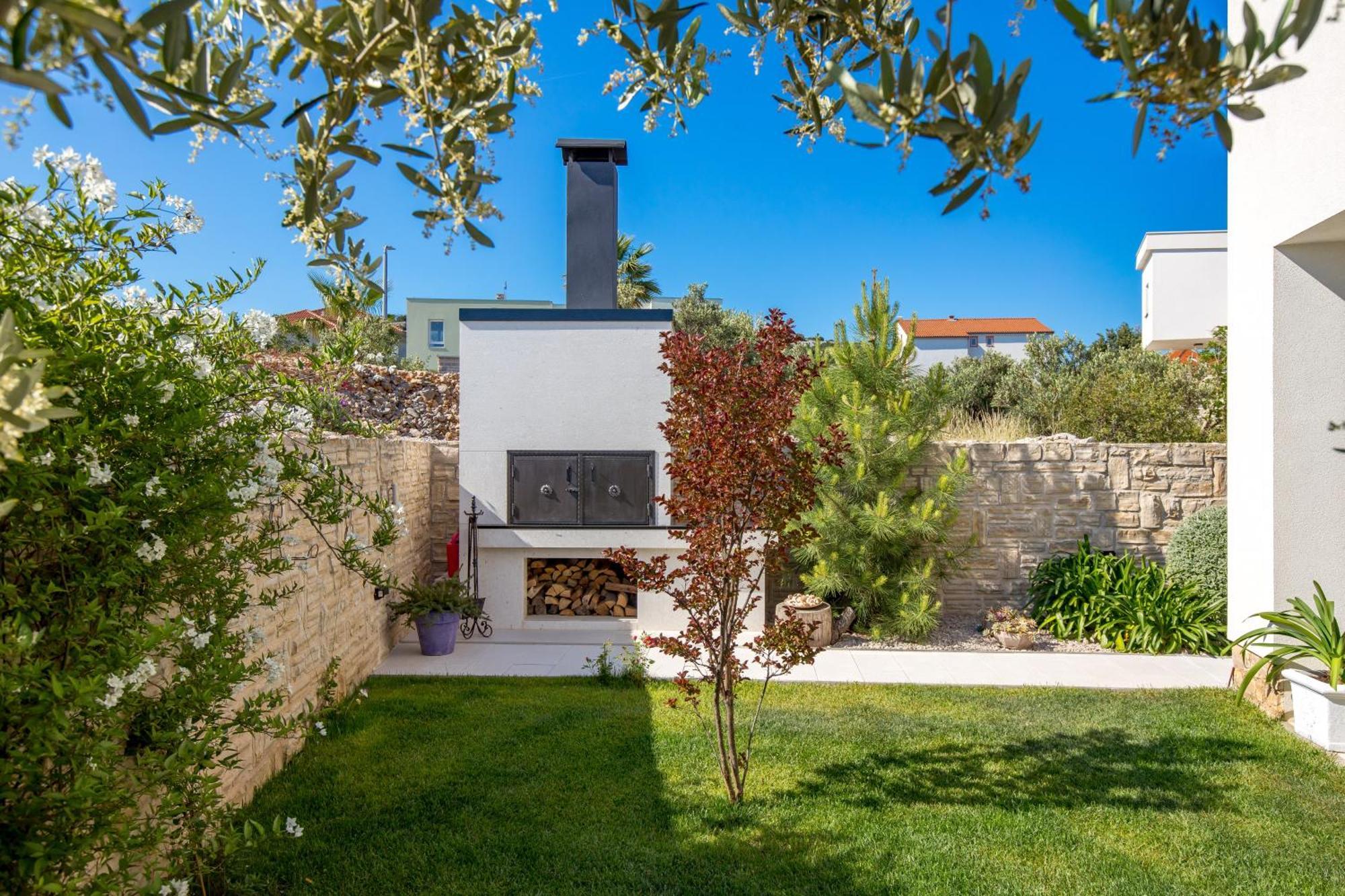 Luxury Apartment Hyperion With Private Pool And Garden Murter Extérieur photo