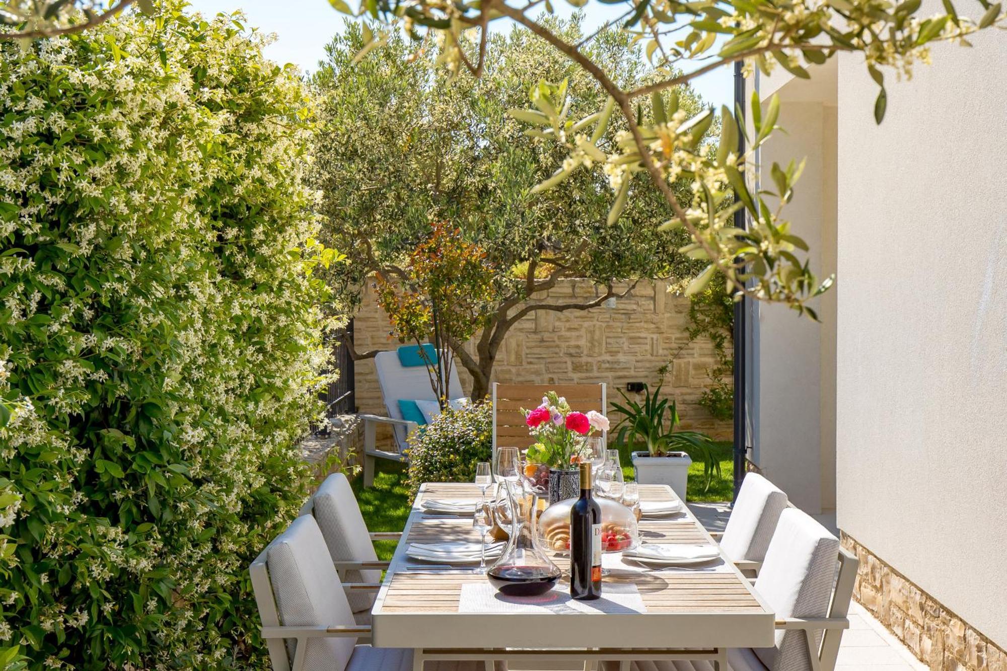 Luxury Apartment Hyperion With Private Pool And Garden Murter Extérieur photo