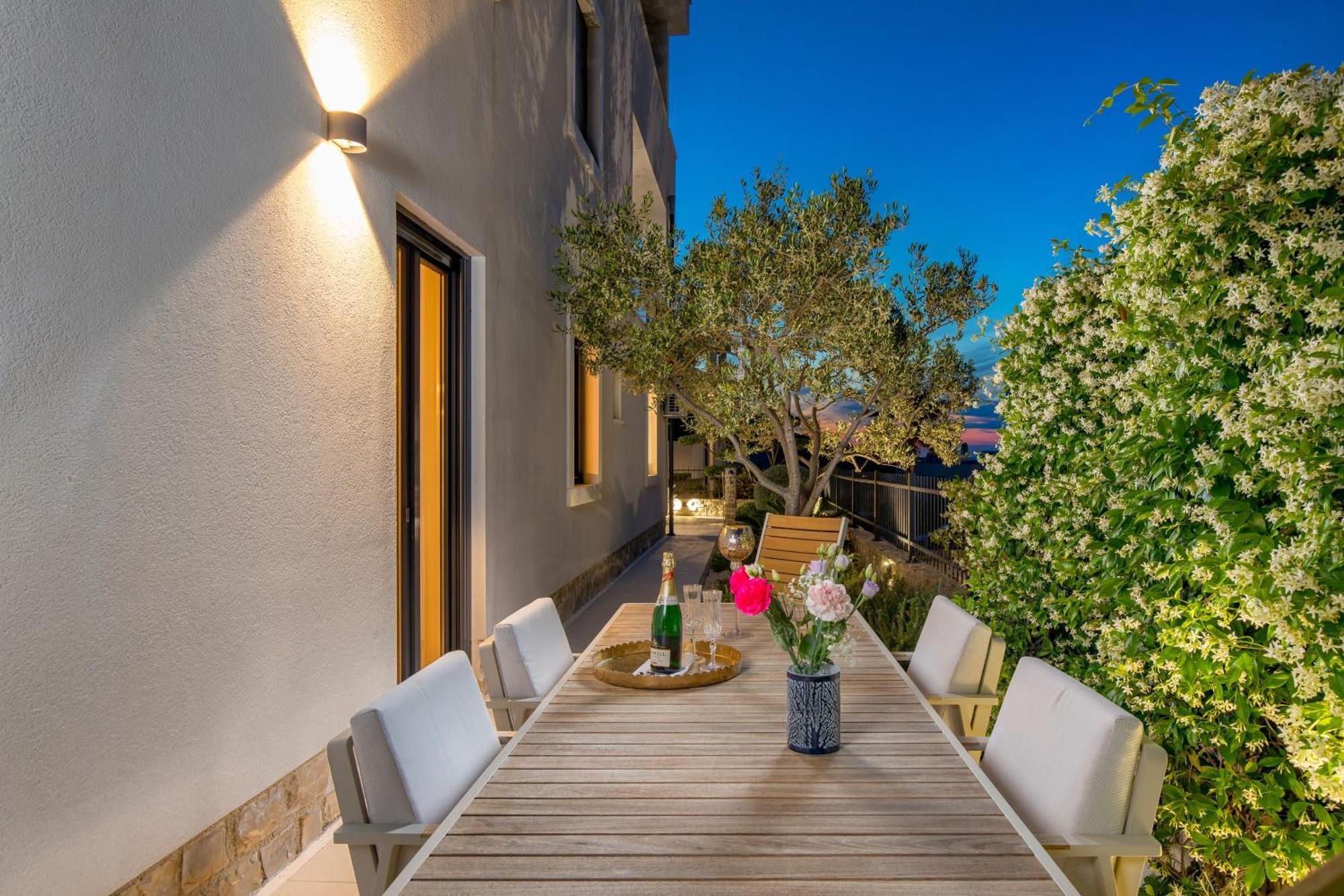 Luxury Apartment Hyperion With Private Pool And Garden Murter Extérieur photo
